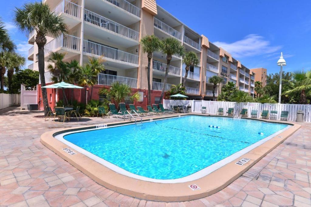 Beach Oasis - No Storm Damage & Guest Ready! Come Enjoy The Heated Pool & Relax At The Beach! Клірвотер-Біч Екстер'єр фото